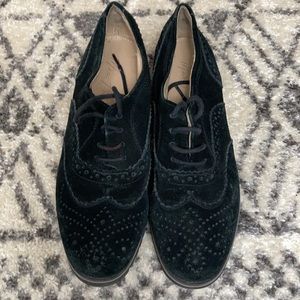 Marc Fisher suede lace up shoes